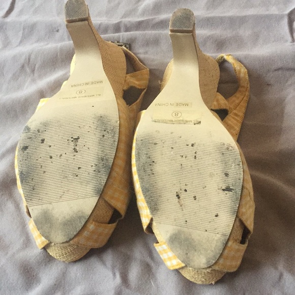 Cute yellow open-toe heels - Picture 3 of 3